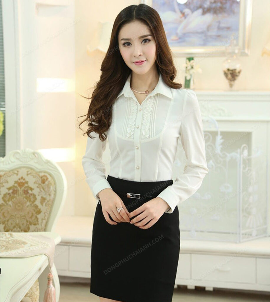 Đồng phục zuyp chân váy công sở thiết kế đơn giản, thanh lịch.