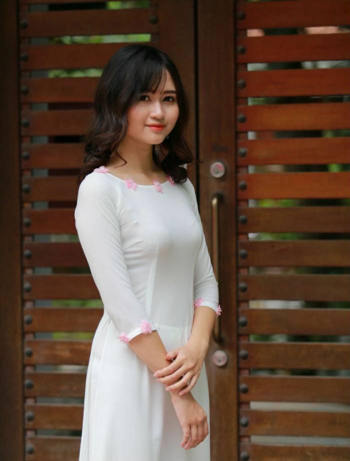 Mâu áo daiaf cổ thuyền tay lỡ thải mái, tinh tế