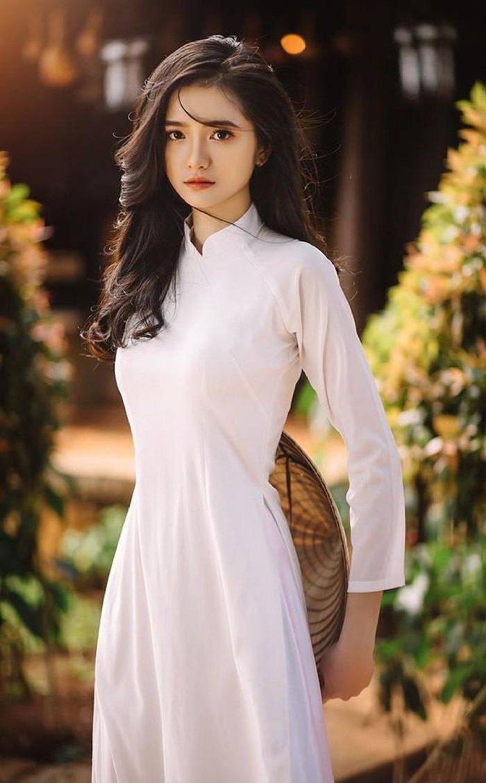 Áo dài trắng cho nữ sinh lớp 10 thanh thuần