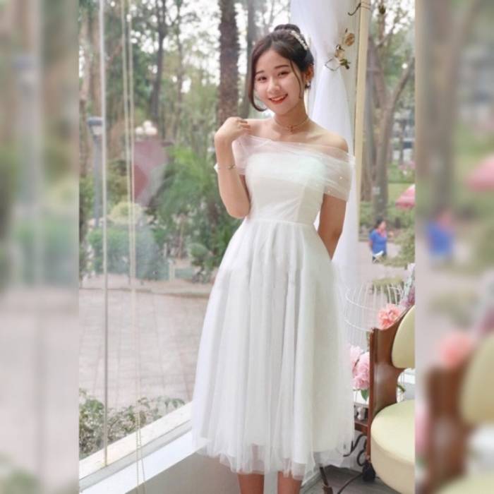 Váy Prom ren trắng tinh khôi
