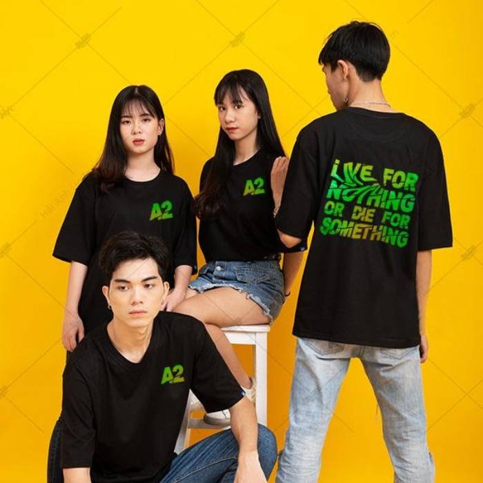 Áo Hologram phông màu đen làm áo lớp cool ngầu