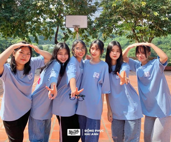 Áo thun oversize cổ tròn màu xanh tím trẻ trung