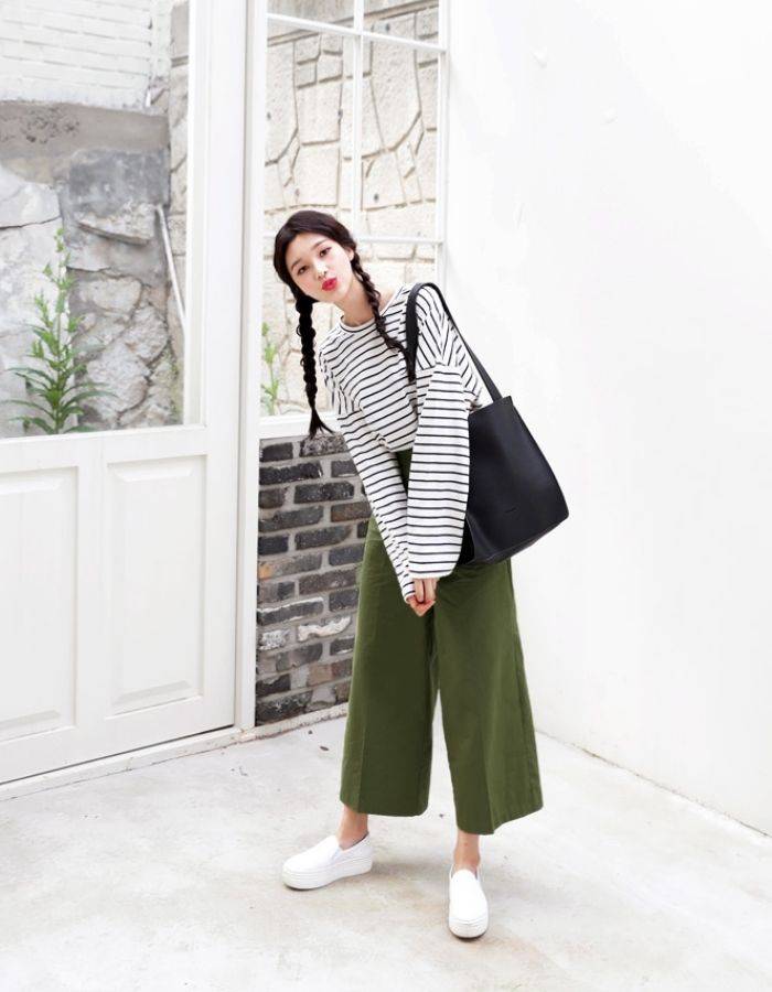 Phối đồ cho mùa đông với áo pull kẻ ngang HOT Trend