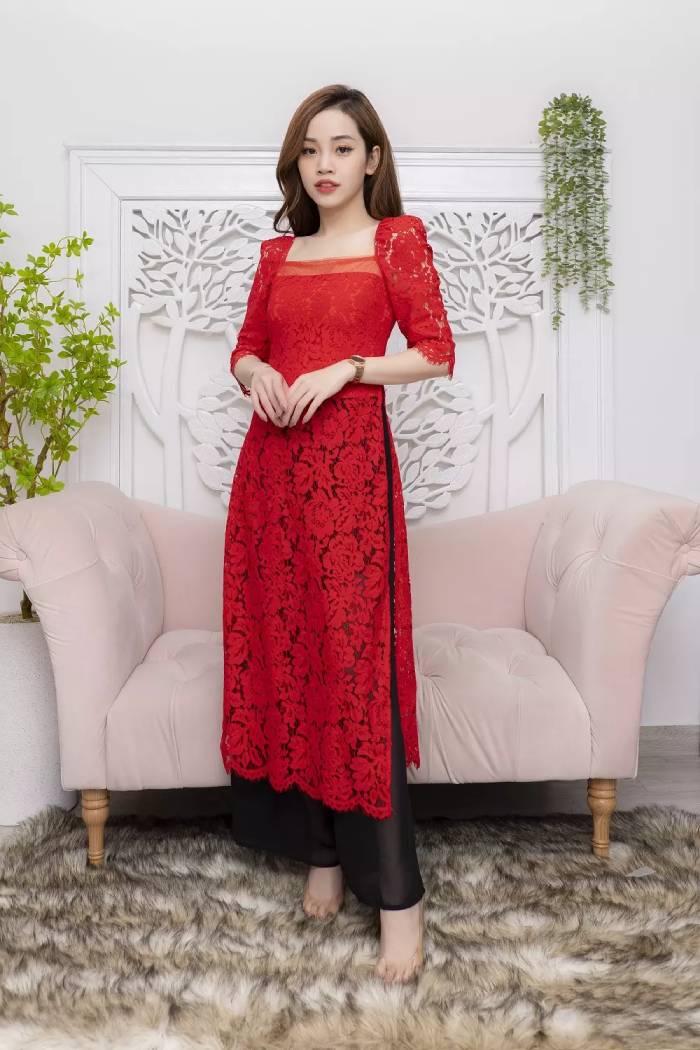 Thiết kế áo dài ren tông đỏ quyến rũ và thanh lịch