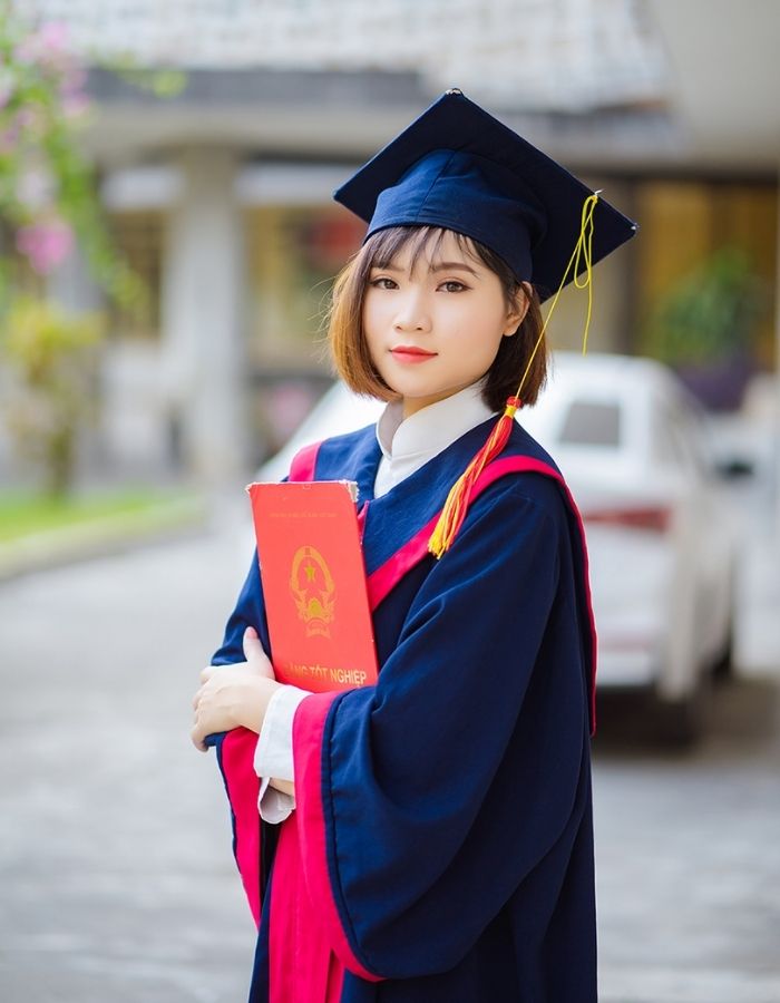 Bộ trang phục cao quý được mặc vào ngày tốt nghiệp