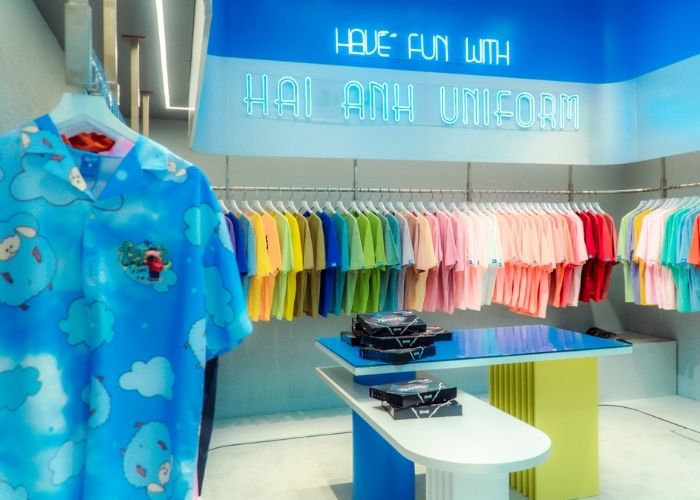 Địa chỉ may áo lớp màu vàng uy tín, chất lượng cao