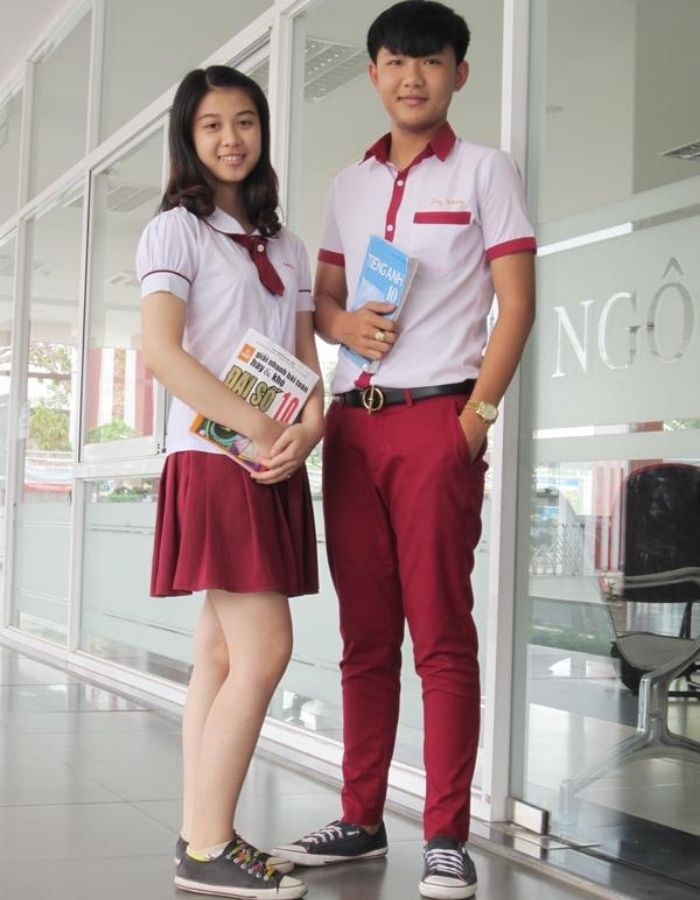 Đồng phục cấp 3 trường Ngô Thời Nhiệm thiết kế sắc đỏ và trắng