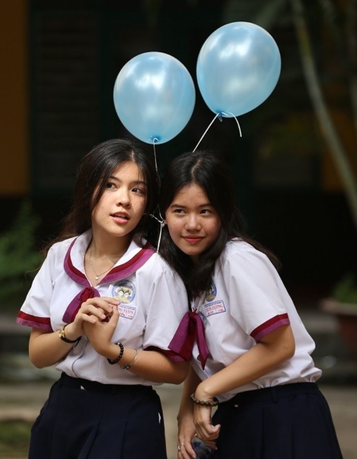 Trang phục cấp 3 đẹp nhất TP HCM với game màu trắng kết hợp hồng