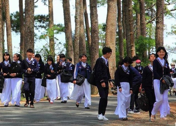 Trang phục học sinh Trần Phú nổi bật nhờ thiết kế ấn tượng