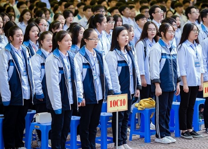 Mẫu trang phục THPT Lê Quý Đôn được thiết kế thanh lịch, tinh tế