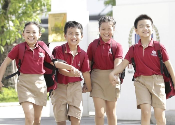 Mẫu quần giả váy của học sinh cấp 2 với thiết kế độc đáo