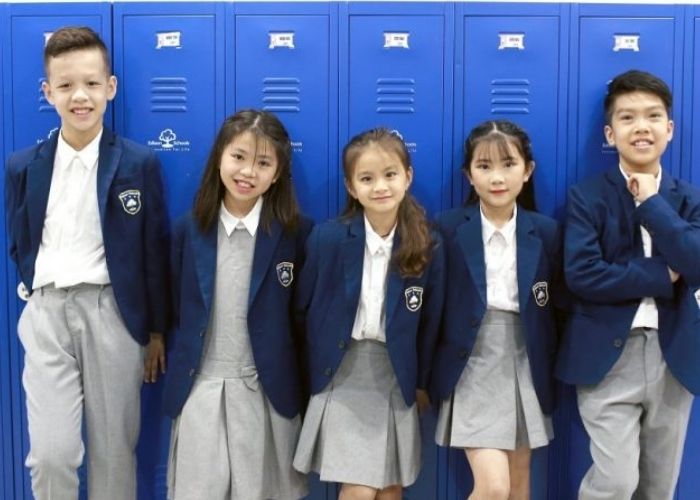 Kiểu dáng váy ngắn xếp ly lớn được học sinh yêu thích