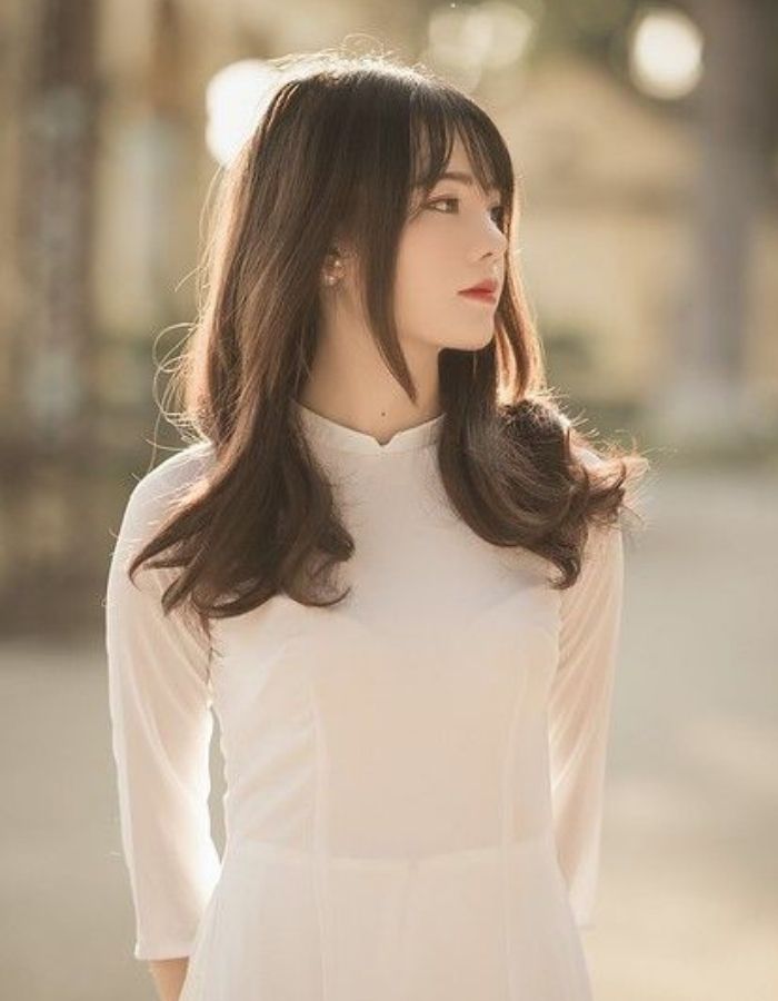 Mẫu áo dài thiết kế cổ chữ V phổ biến