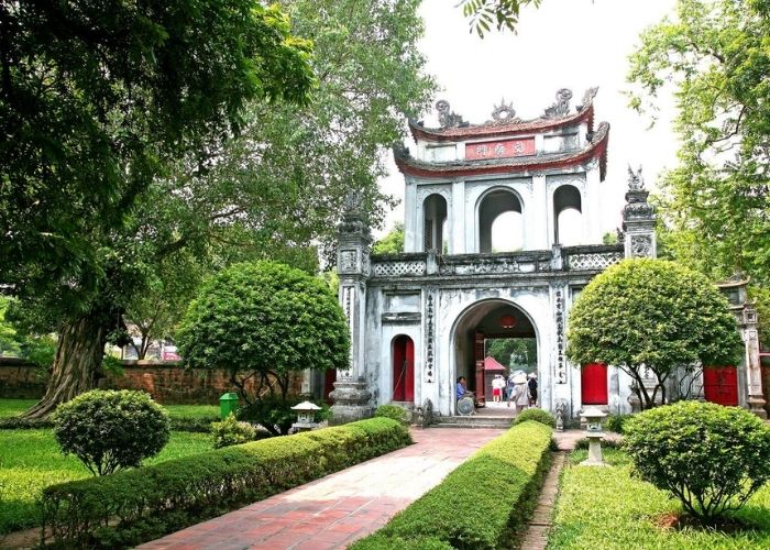 Văn Miếu Quốc Tử Giám là địa điểm chụp ảnh lý tưởng