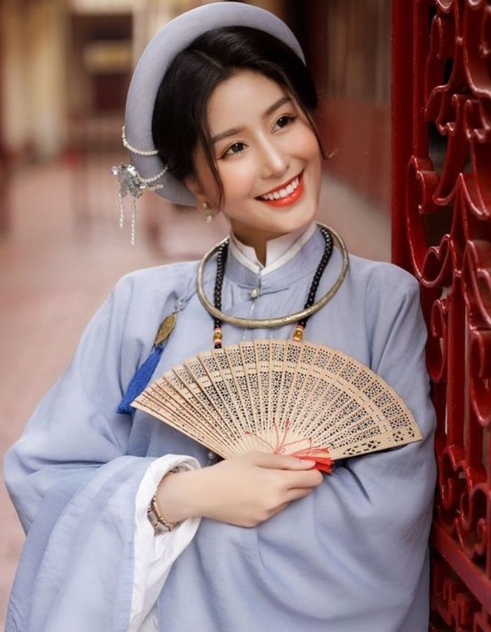 Mẫu áo Tấc cổ truyền mang nét đẹp truyền thống phụ nữ Việt Nam