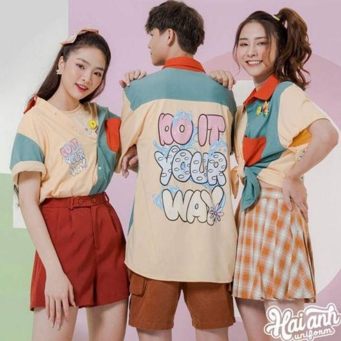 Chụp ảnh kỷ yếu mặc đồng phục lớp lưu giữ kỷ niệm thanh xuân