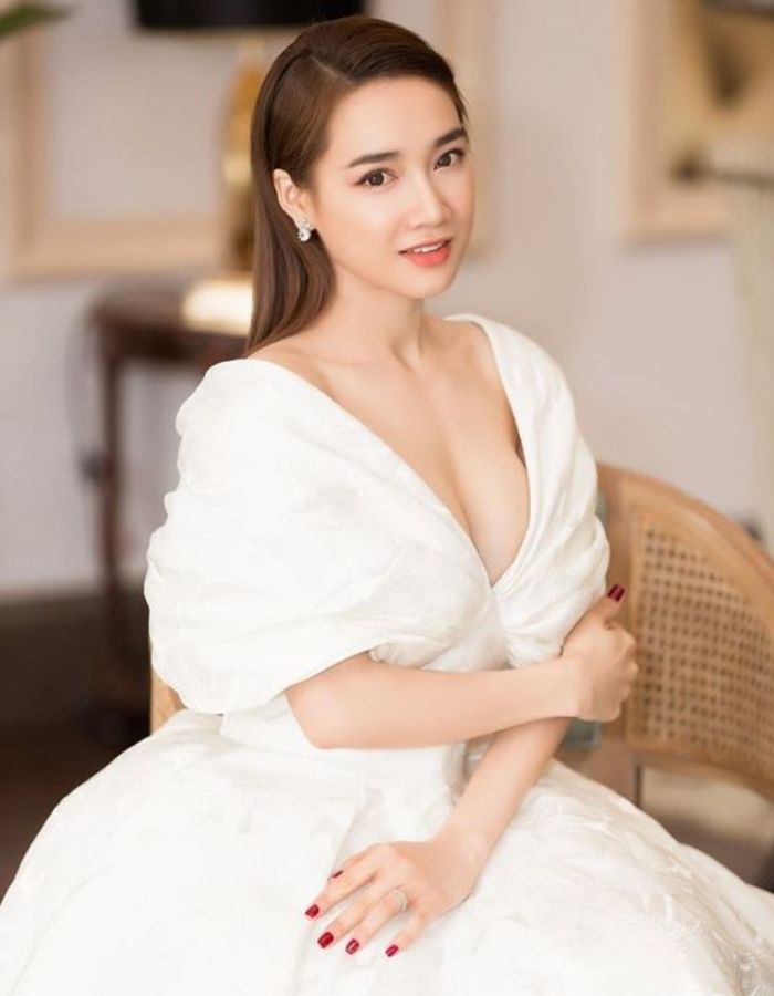 Váy trễ vai dành cho các nàng yêu thích phong cách trẻ trung, hiện đại