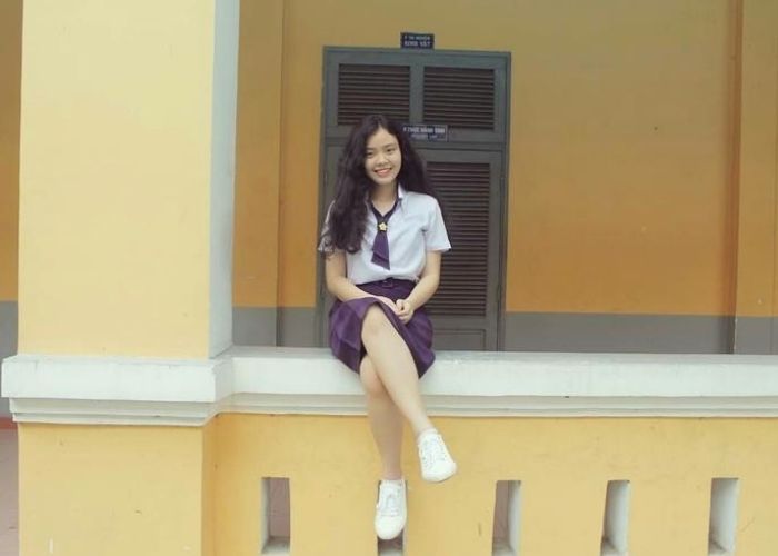 Nữ sinh rạng rỡ trong bộ trang phục trường Nguyễn Thị Minh Khai