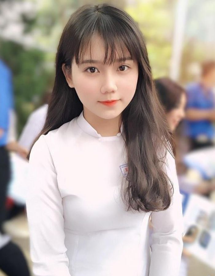 Kiểu tóc mái thưa là lựa chọn lý tưởng cho cô nàng theo đuổi style nữ tính