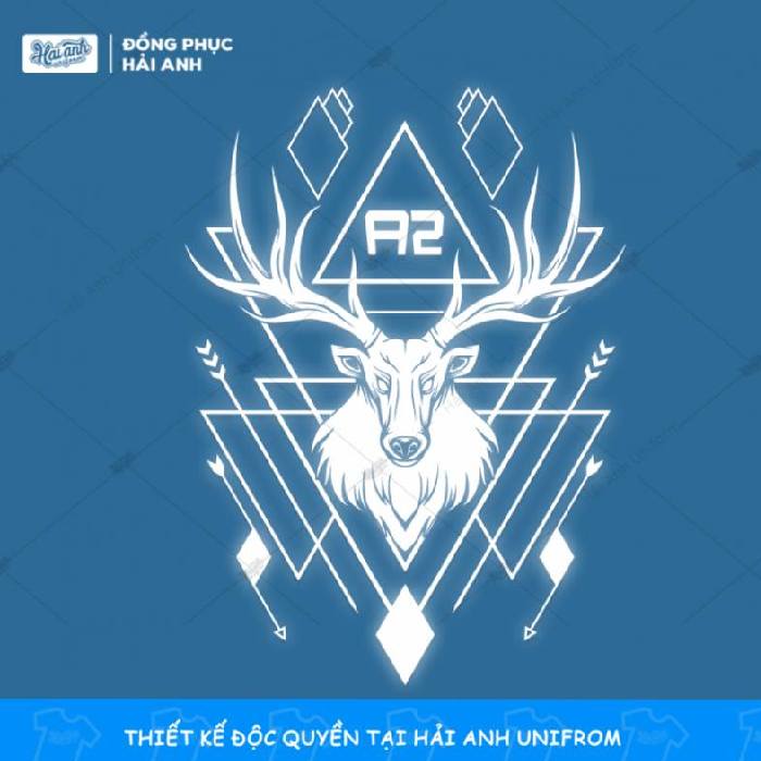 Mẫu logo áo lớp hình tam giác phản quang với hình in nổi bật
