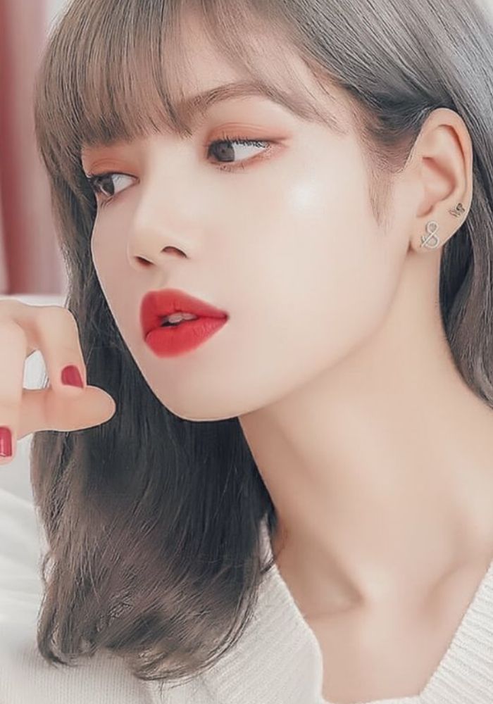 Tone màu đỏ đậm dành cho những cô nàng cá tính