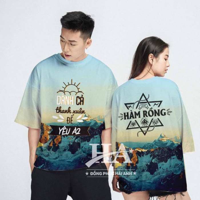Hình in ấn tượng nổi bật trên nền áo xanh