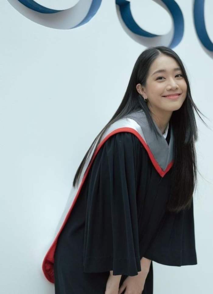 Mẫu áo tốt nghiệp cấp 3 được nhiều học sinh yêu thích