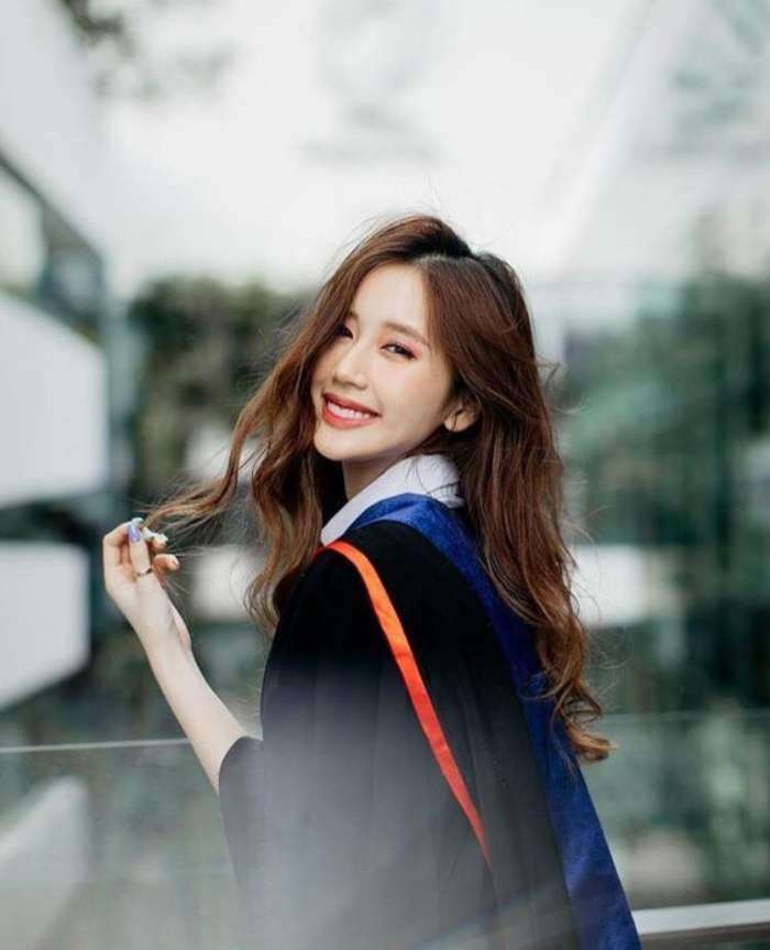 Đồng phục cử nhân tại Thái Lan mang vẻ đẹp lịch sự