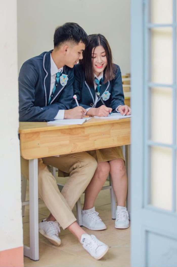 Cách chụp ảnh kỷ yếu dành cho cặp đôi