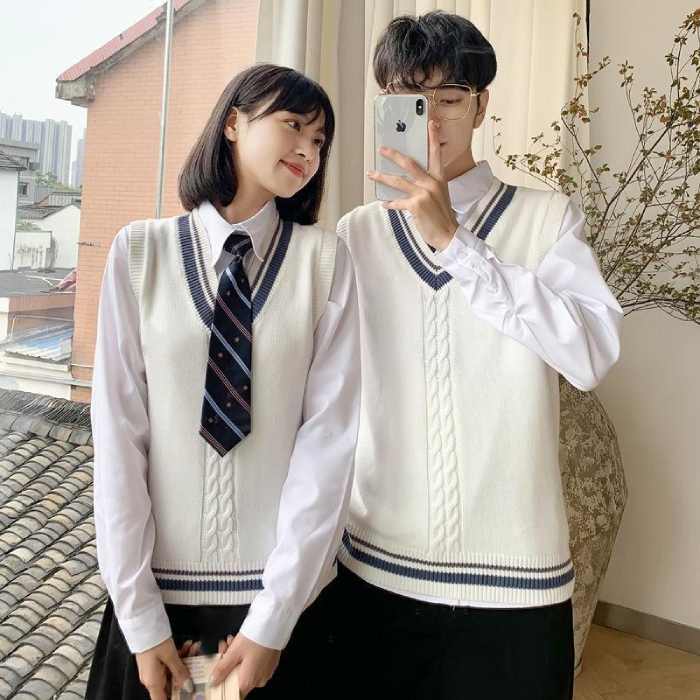 Áo gile phối cùng áo sơ mi trắng