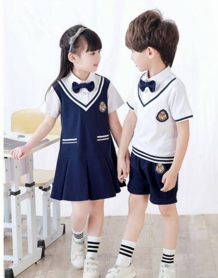Mẫu quần áo của học sinh tiểu học
