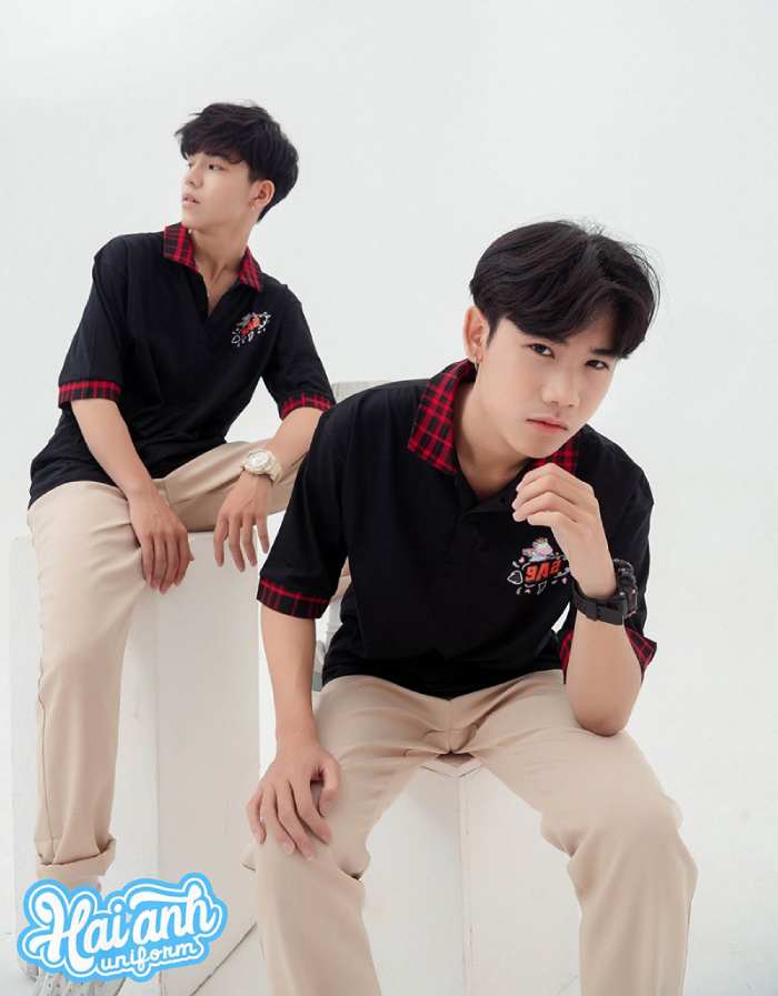 Quần kaki kết hợp cùng đồng phục lớp được nhiều chàng trai yêu thích