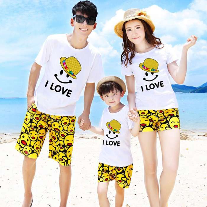 Chiếc áo in hình đơn giản với slogan I Love
