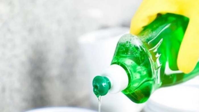 Tách hình in bằng nước rửa bát