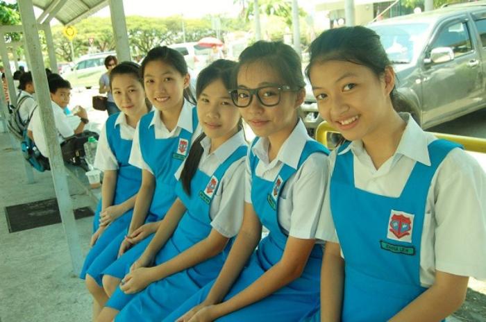 Váy liền thân là trang phục truyền thống nước Malaysia