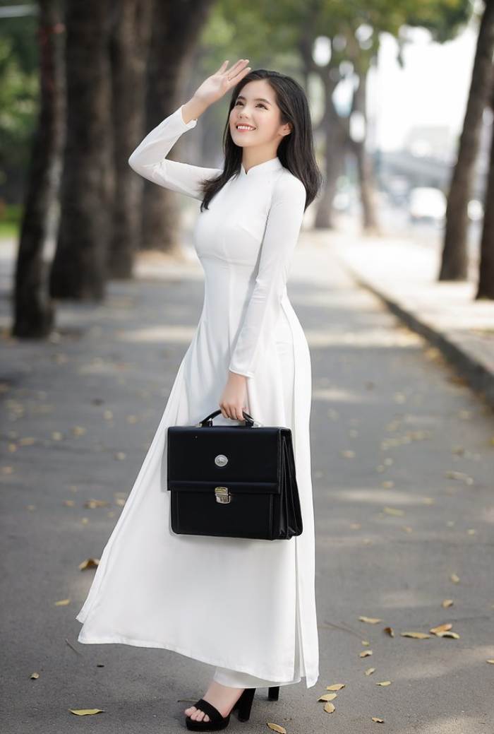 Mẫu áo dài thiết kế dáng xòe ấn tượng