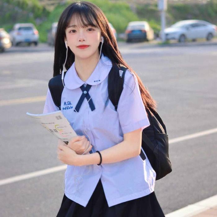 Trang phục Việt Phúc chú trọng lựa chọn chất liệu vải may