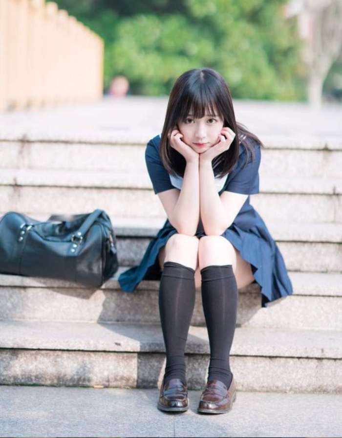 Giày và tất là phụ kiện không thể thiếu của trang phục