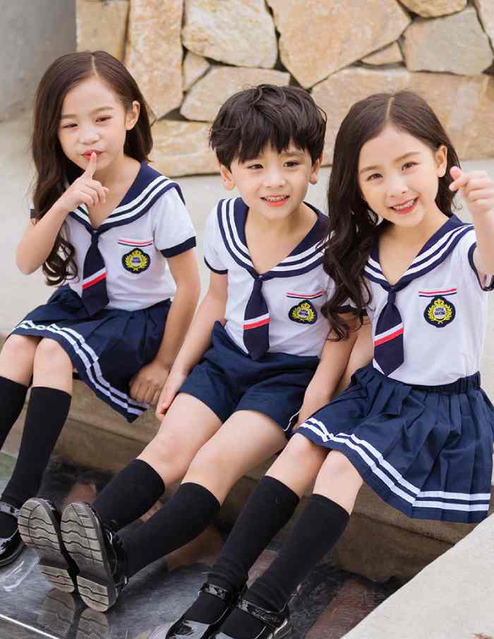 Chất liệu vải là yếu tố ảnh hưởng đến giá tiền