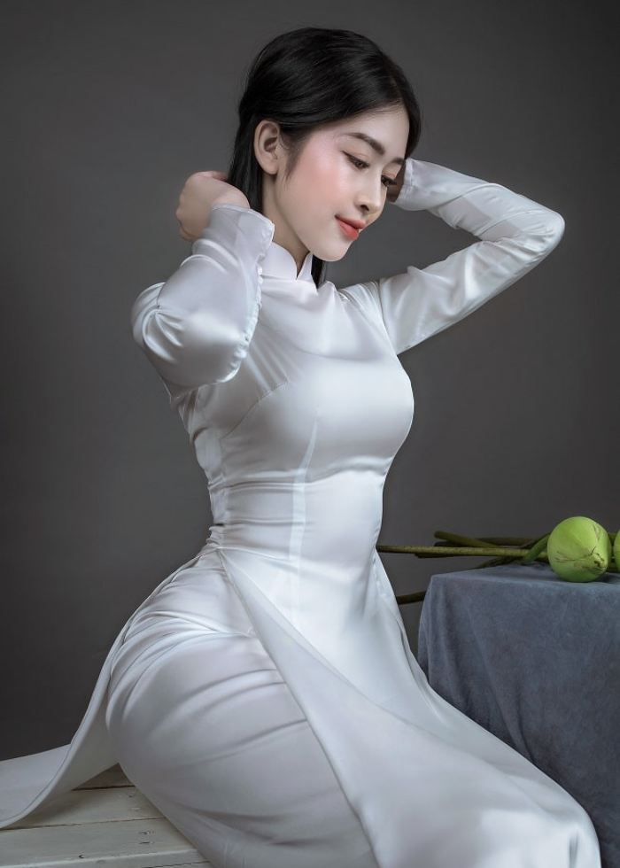 Nữ sinh buộc tóc nửa đầu ấn tượng
