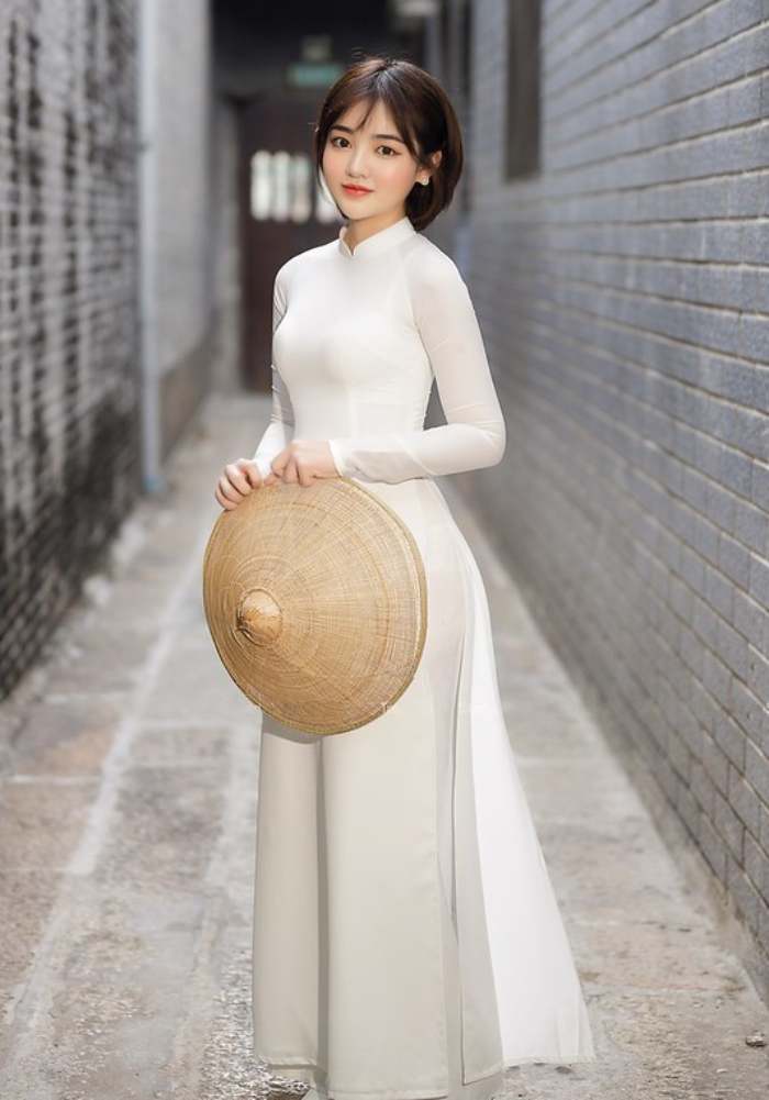 Nữ sinh duyên dáng với kiểu tóc ngang vai mái thưa