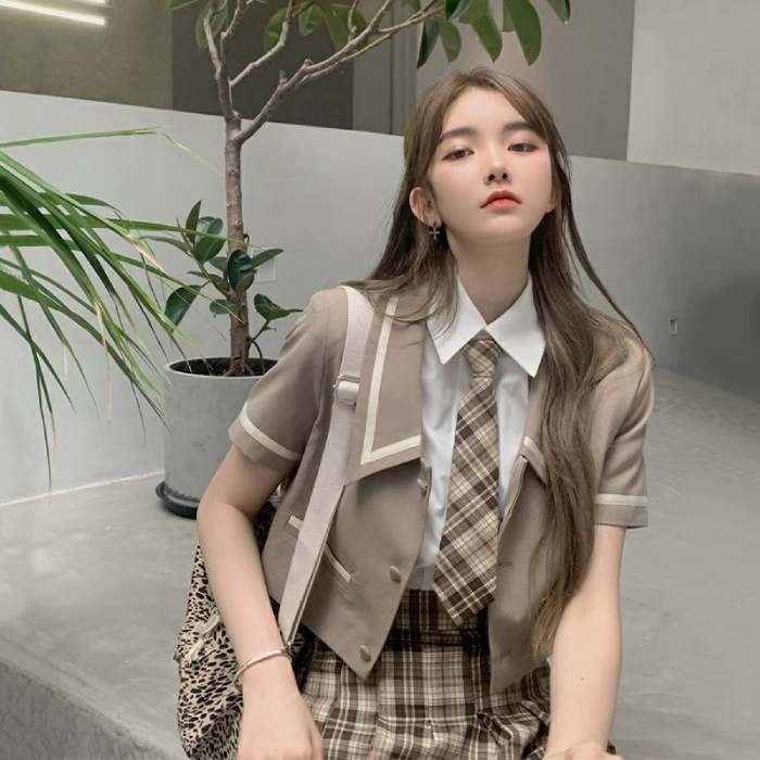 Thương hiệu Bốn Mùa có đa dạng mẫu mã, màu sắc nổi bật