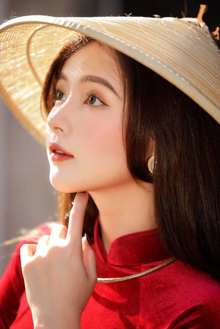 Trang điểm mặc áo dài phong cách sang trọng