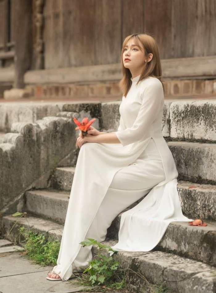 Giày Sandal được nhiều nữ sinh sử dụng khi mặc áo dài