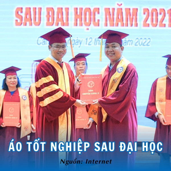 Áo tốt nghiệp sau đại học đỏ rực trang trọng, đẹp mắt 