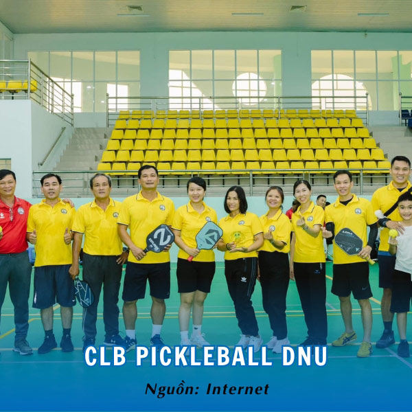 Áo polo vàng bắt mắt CLB Pickleball DNU