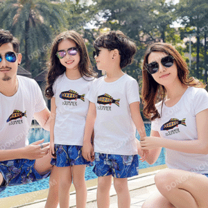 Mẫu áo gia đình 4 người Hello Summer