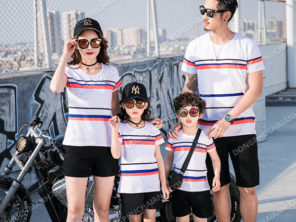 Đồng phục gia đình kẻ sọc ngang trắng, xanh, đỏ, đen