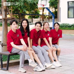Mẫu Áo Đồng Phục Lớp Có Cổ Besties Màu Đỏ Đô