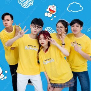 Mẫu Áo Simple Lớp Doraemon màu vàng cá tính, style cực chất